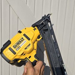 Dewalt XR 15ga Nailer 