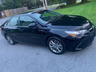 2017 Toyota Camry. Super Clean 4 Door Sedan car