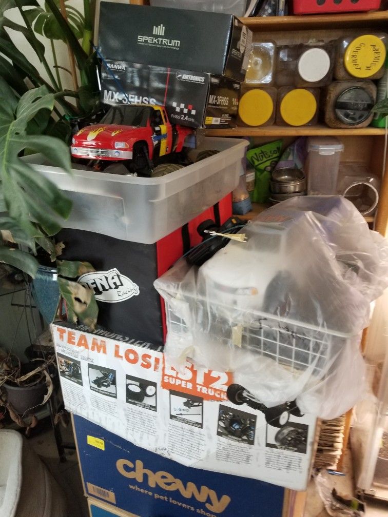 Team LOSI LST2 Nitro Super RC Truck