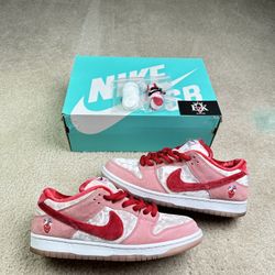 Nike SB Dunk Low ‘Strange Love’ - Size 10