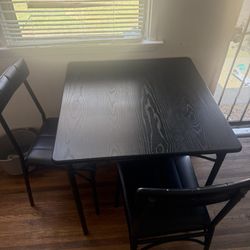 Small Table With 2 Chairs 