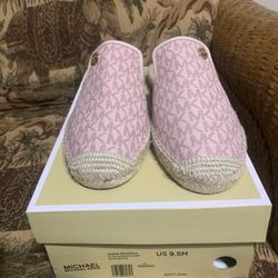 Michael Kors Kemper Espadrille, MK Signature Small/ Dome Charm, Soft Pink, Women’s Size 9.5M