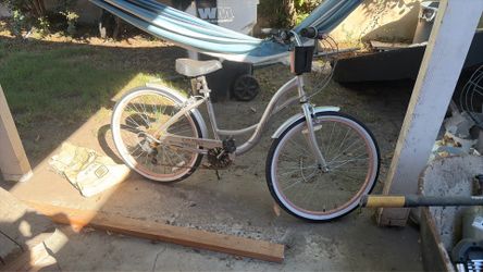 Girls pink bike