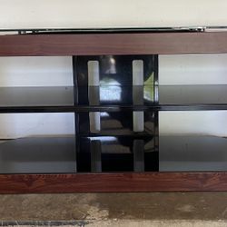 GLASS TV STAND 