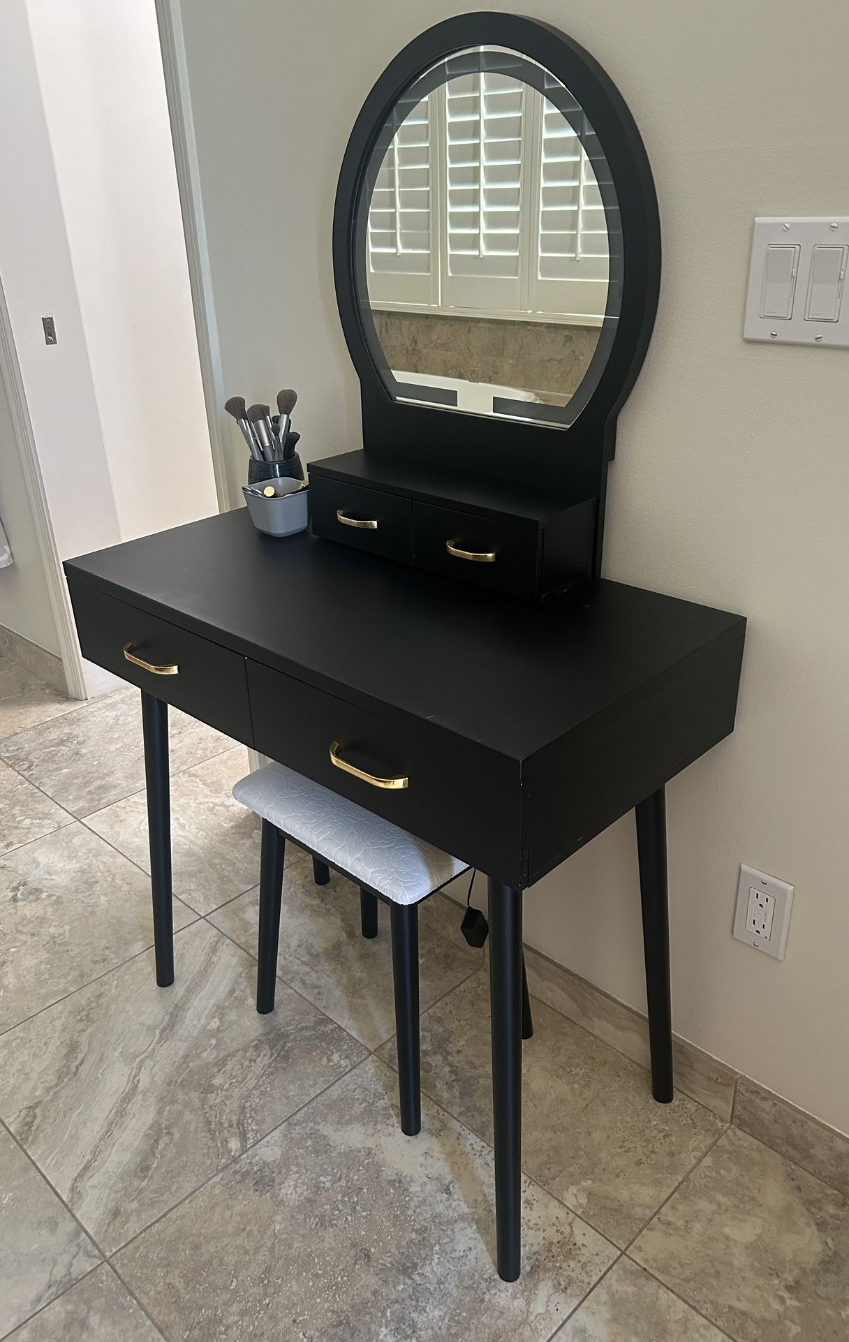 Makeup Vanity With Mirror And Stool