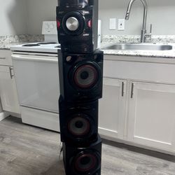 LG 700 Watt Stereo w Subwoofer & Bluetooth! WILL DELIVER