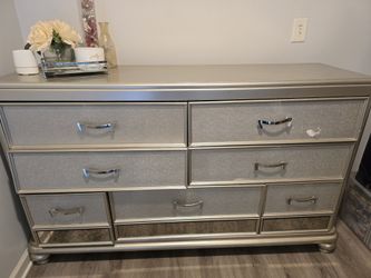 Ashley Coralayne 7 Drawer Dresser