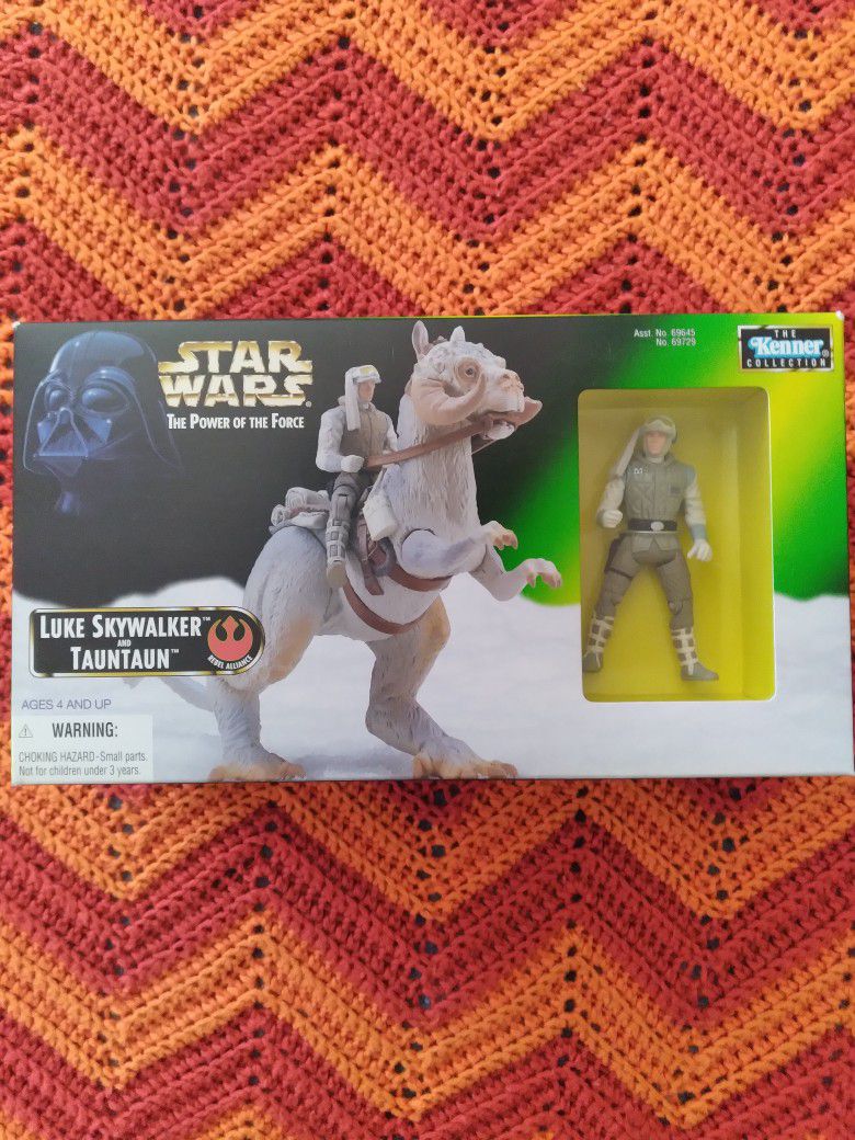 Star Wars Luke Skywalker And Tauntaun Action Figure