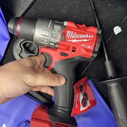 Milwaukee M18 Fuel Hammer Drill