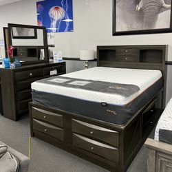 4PC Queen Platform Bedroom Set 