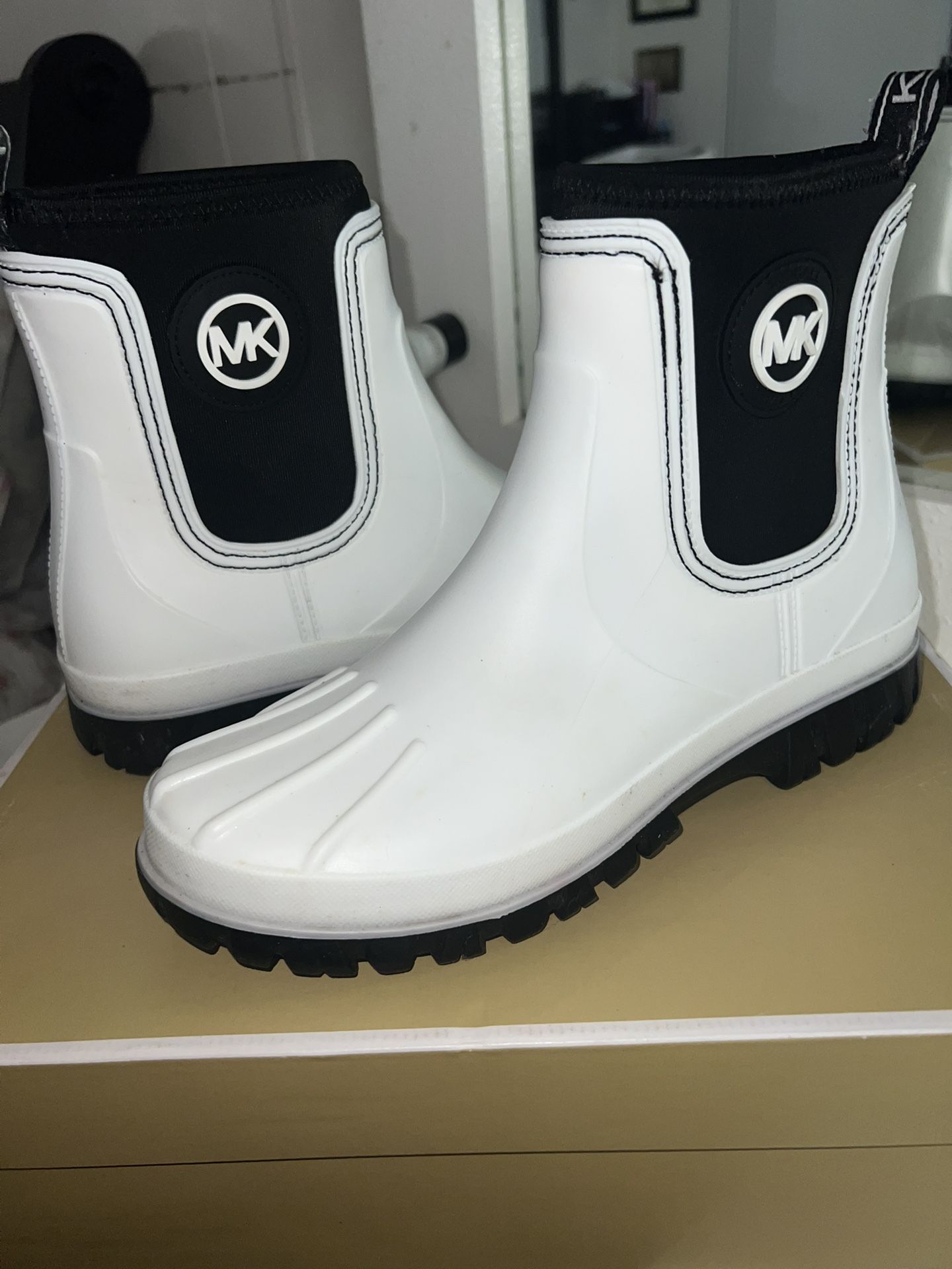 Michael Kors Montaigne Faux Shearling-Lined PVC Rain Soots