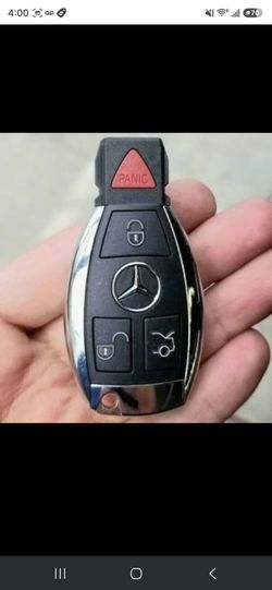 Mercedes key