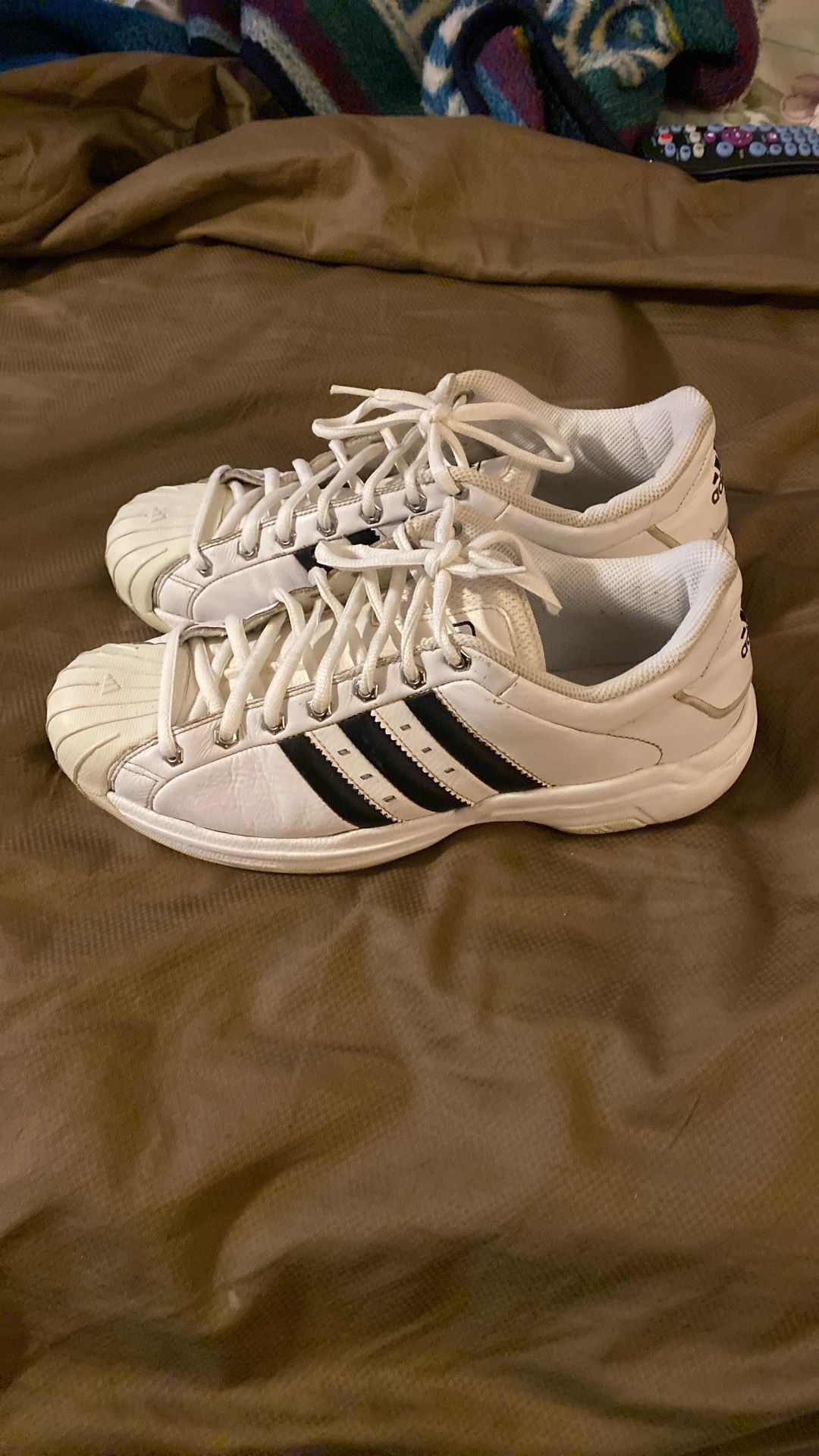 ADIDAS. 2G superstar size 11.