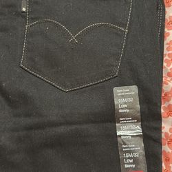 Levi’s Demi Curve