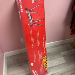 Milwaukee Folding Miter Saw Stand