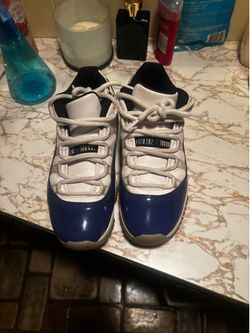 Air Jordan 11 Retro Low “Concord Sketch” – Used – Size 6 men 8 women