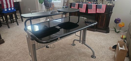 Black with metal computer Desk