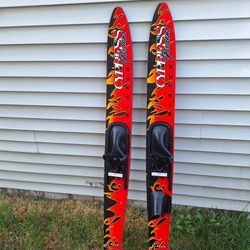 Blazer Water Skis