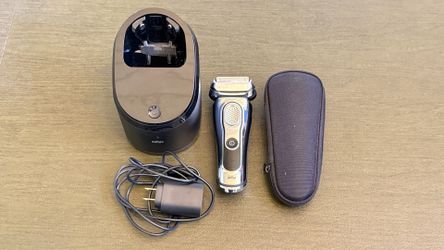 BRAUN SERIES 9 ELECTRIC DRY / WET SHAVER
