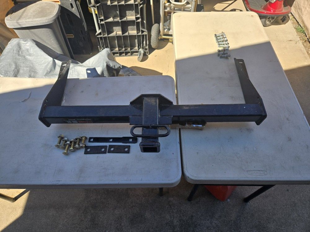 TRAILER HITCH RECEVER-CLASS 3-2INCH-CURT-2000 TO 2004 NISSAN FRONTIER