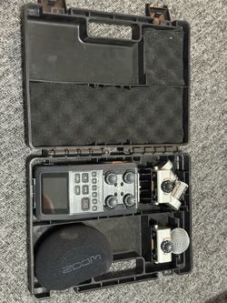 Zoom H6 audio recorder