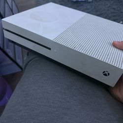 Xbox One (no cords) 