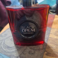 Black Opium Yves Saint Laurent