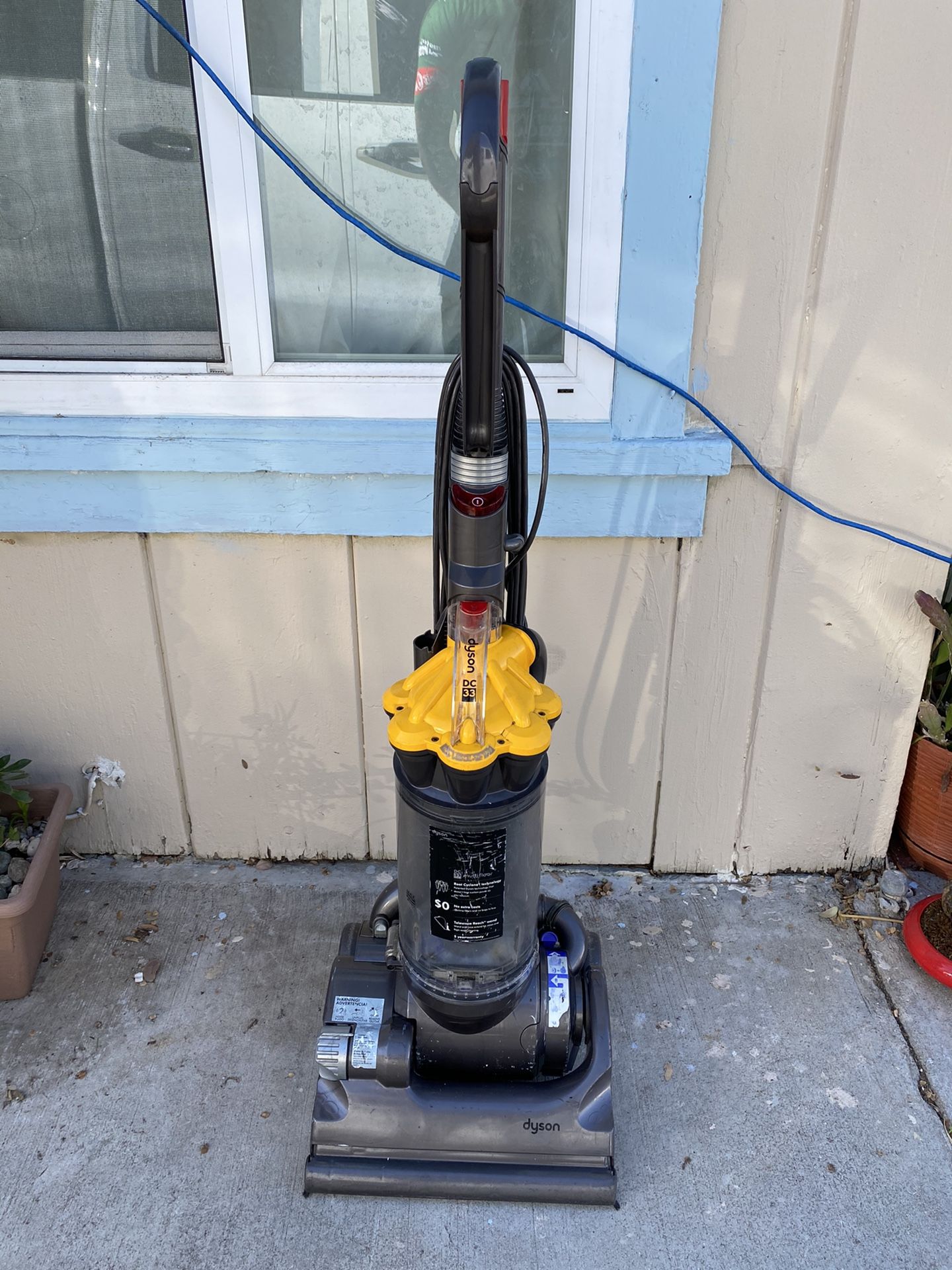 Dyson DC33 Multi-Floor Upright Bagless Vacuum Cleaner