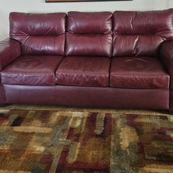 BURGUNDY LEATHER COUCH/SOFA