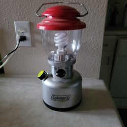 Coleman 8 D Battery Lantern