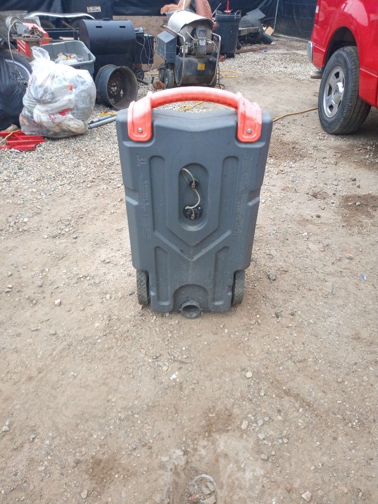 21 Gallon Portable Tank