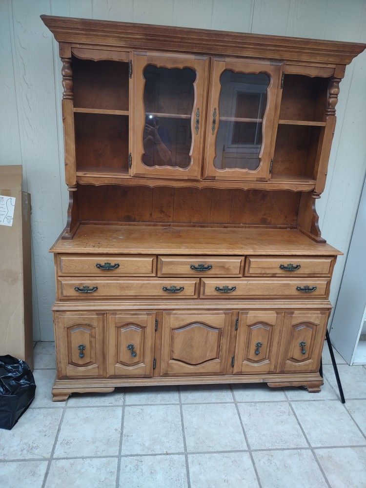 Maple Hutch 72ib High 54wide