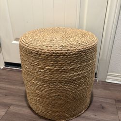 16'' Round Ottoman Natural Seagrass Braided Poof Hand Weaving Round Ottomans Boho Footrest Stool for Home Living Room Bedroom Patio(Natural)