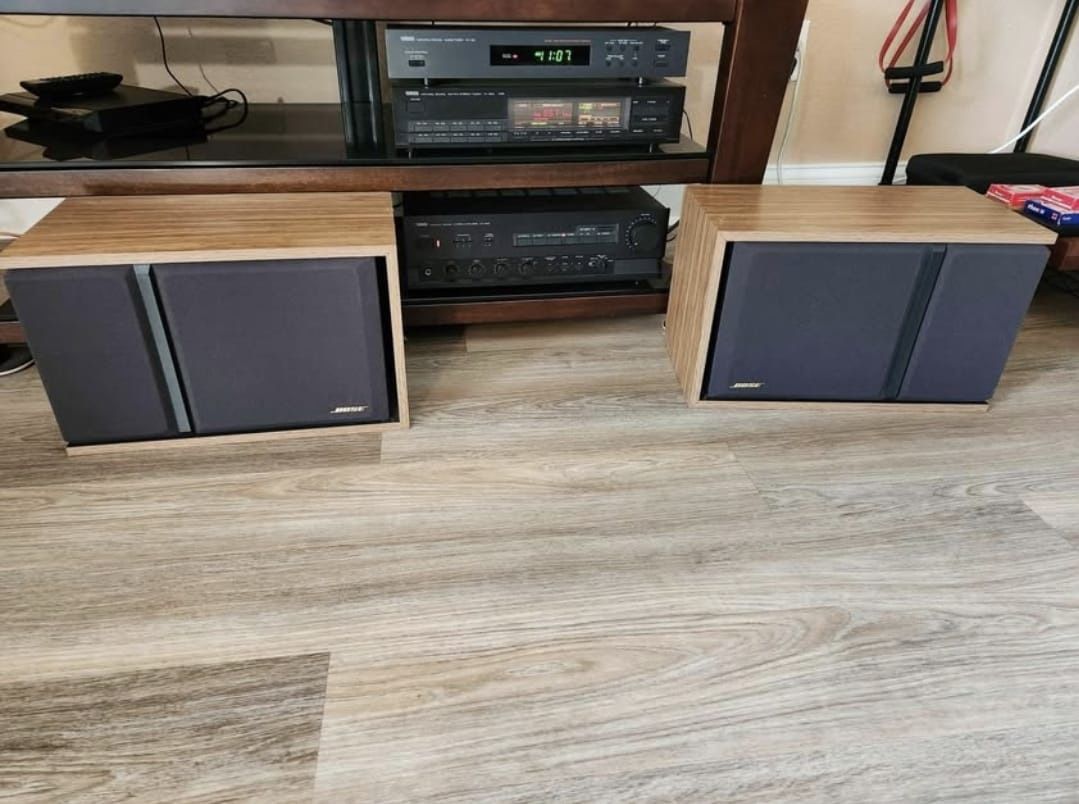 Vintage Yamaha Stereo with Bose 301 Series III Speakers