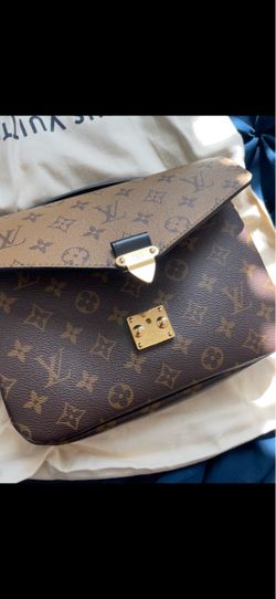 Louis Vuitton Pochette Métis in Reverse Monogram (M44876)