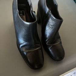 Booties/shoes - Women’s Size 11M, Black Leather, Used-good Condition 
