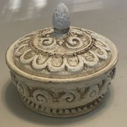 VINTAGE VANITY BATHROOM DISH WITH LID 