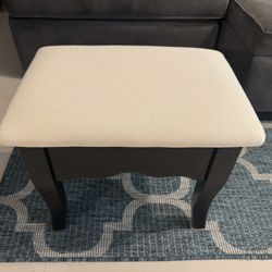 Compact Storage Ottoman Bench Seat – White Top w/ Espresso Wooden Legs