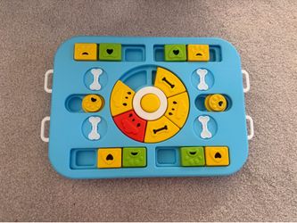 Pet puzzle / slow feeder