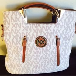 NxXn Women's Large Hand/Shoulder Bag. New.  