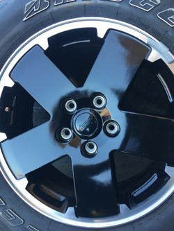 Original jeep rubicon wheels 18's