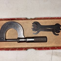 Vintage Brown and Shape No.8 0”-1” Outside Micrometer