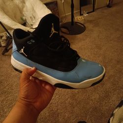 Nike Air Jordan max aura black and blue University