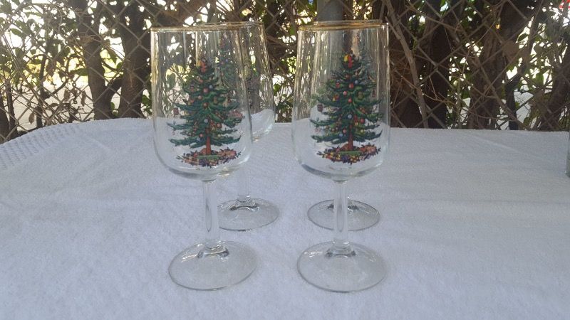 Christmas Set of 4 Christmas Wine Glasses