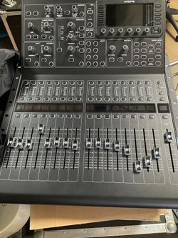 Midas M32 Digital Console