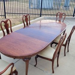Dining Table With 6 Chairs / 2 Extensions 
