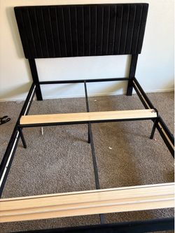 Black queen frame ( good condition )
