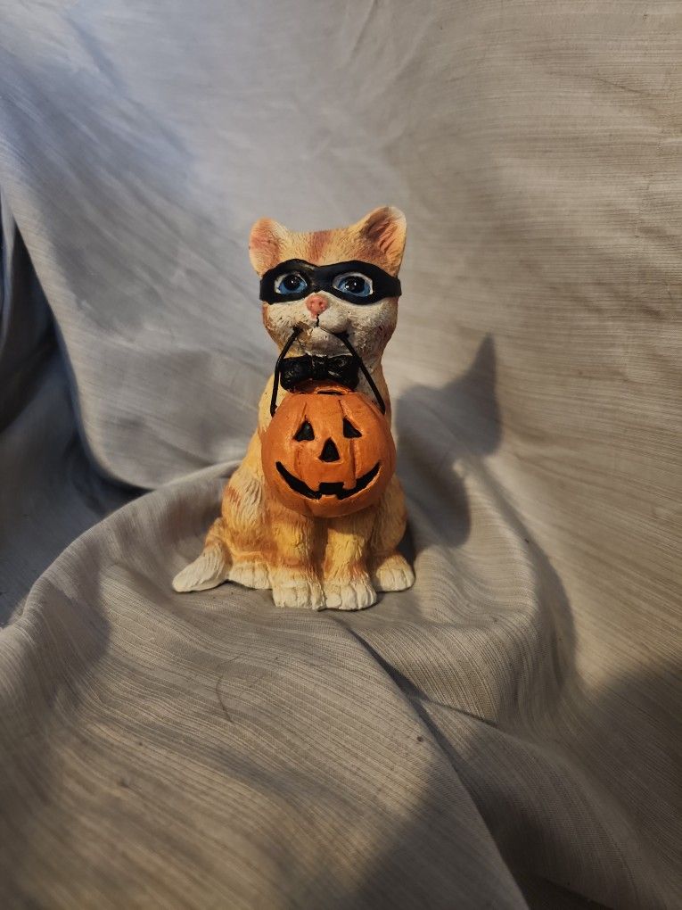 Orange Kitty Figurine/Decor