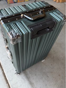 BRAND NEW Emerald Green Suitcase Luggage Box, Large