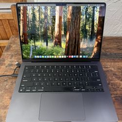 2023 MacBook Pro 14” M3 Pro 18GB RAM 512GB SSD w. AppleCare 4.27
